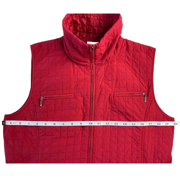 Chico's Red Quilted Zip Up Pocket Vest - Size 1 / Medium / 8 - Picture 10 of 12
